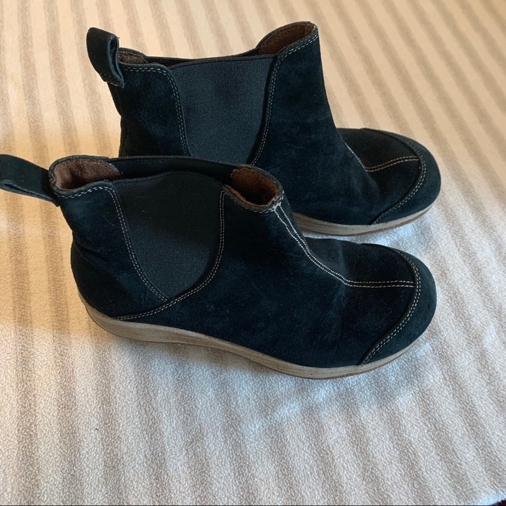Acorn ankle boots